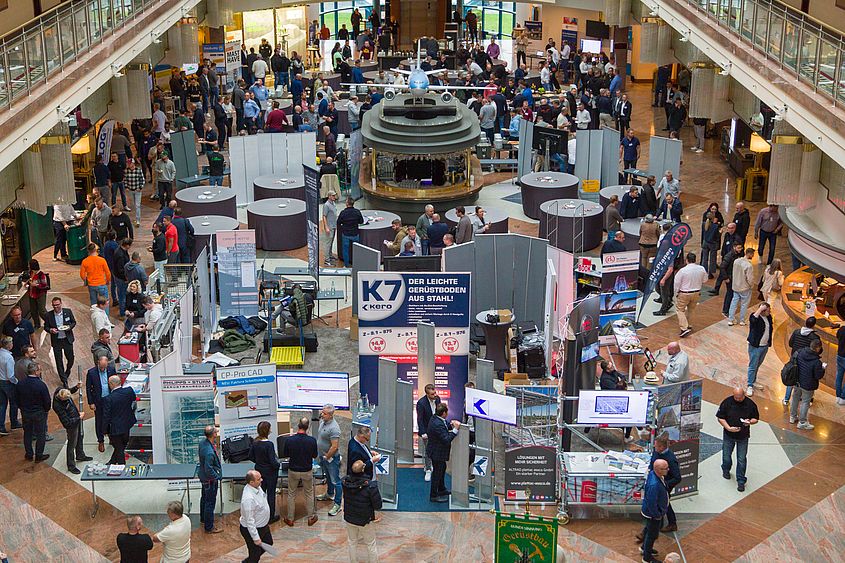 Der Ausstellungsbereich beim Groß-Seminar 2025